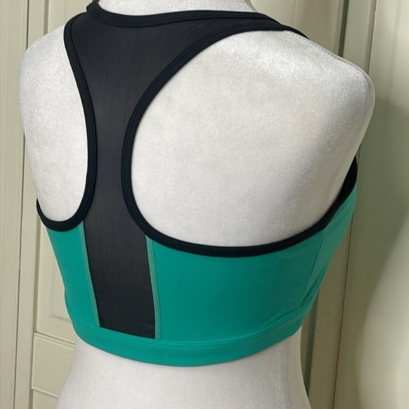 Fabletics Sports Bra Wireless Racerback Black Padded Scoop Neck Green Black XS - Picture 4 of 5